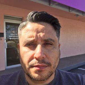 Meet your Posher, Carlos